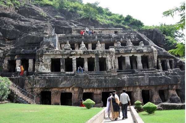 Undavali Caves
