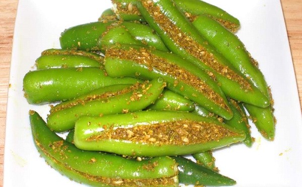 Green chilli pickle