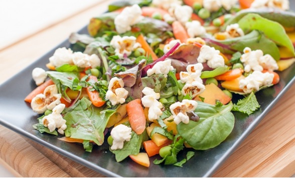 Popcorn with onions & vegetables