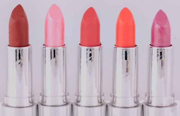 Cosmetics Safety Tips for Expecting Moms