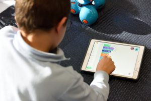 Electronic device free zone helps kids developmentElectronic device free zone helps kids development