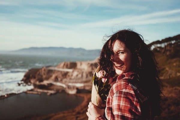 WHY SOME PEOPLE ARE HAPPY THAN OTHERS?