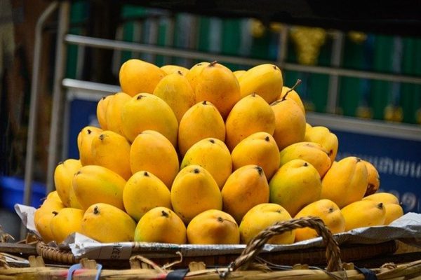 Artificial fruit ripeners
