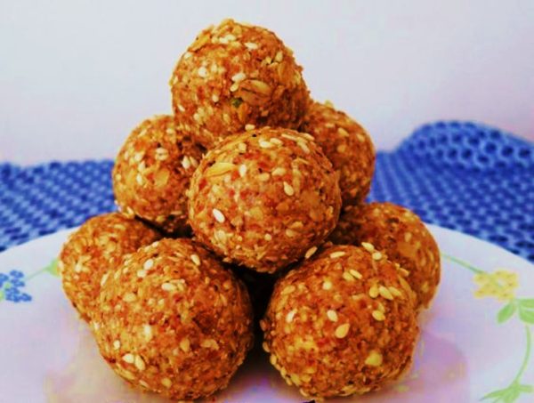 Peanut butter oats laddu