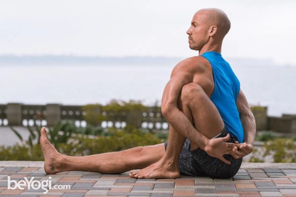 Marichyasana