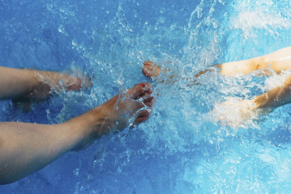 Aquatic Flutter Kicks