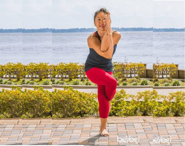 Gardusana Eagle pose benefits