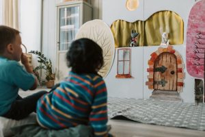 Keeping toddler engaged